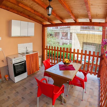 Anita-triple With Terrace Daire Split