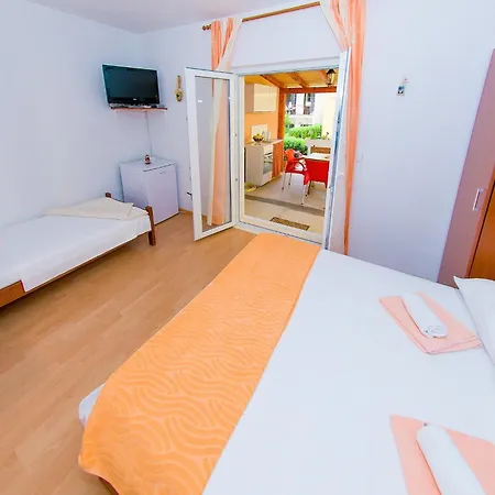 Anita-triple With Terrace *