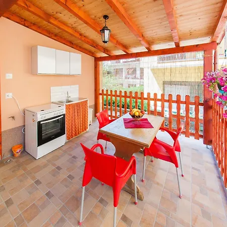 Anita-triple With Terrace Split